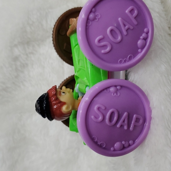 💥50% saleRetro 90's Tiny Toon Adventure Toy Car - Gogo Dodo / Montana Max #1047 - Picture 3 of 7